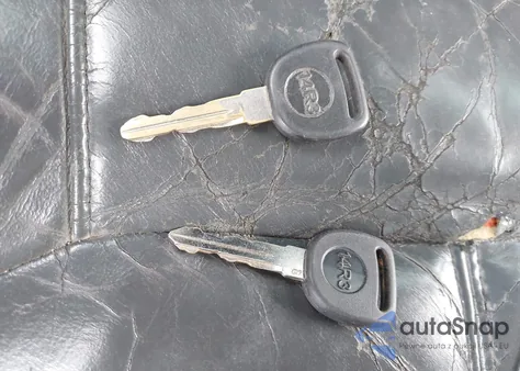 1999 Chevrolet Silverado 1500 Ls z USA, uszkodzony, nr VIN 1GCEK19T3XE168540